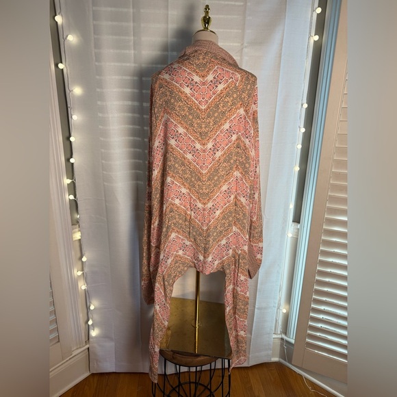 Highland Park Brown and Pink Boho Cape - Picture 3 of 8